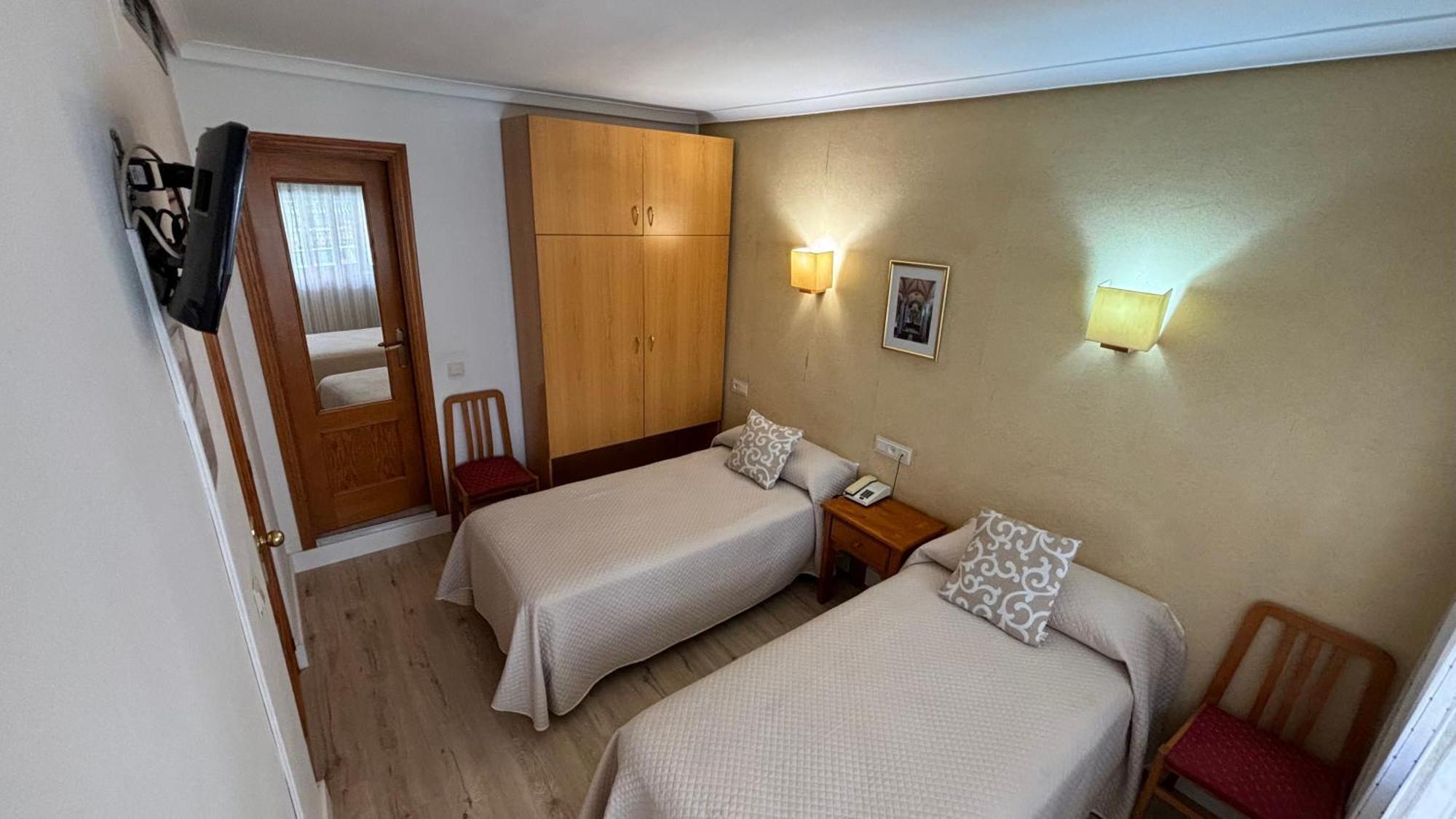 Hostal Atienzar Albacete Exterior foto